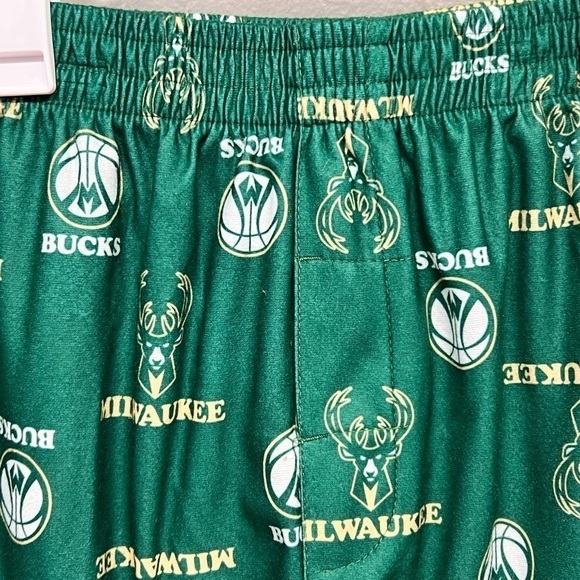 NBA YOUTH BOYS MILWAUKEE BUCKS TEAM LOGO LOUNGE/PJ PANTS - Picture 5 of 11